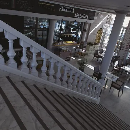 Royal Gardens Apartment